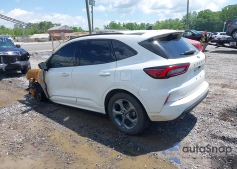 2023 Ford Escape St-Line z USA, uszkodzony, nr VIN 1FMCU0MNXPUB20734